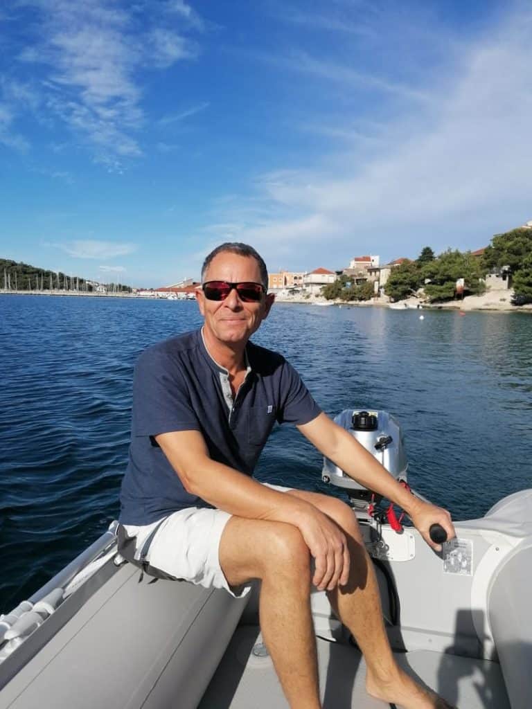 Skipper Stefan im Dinghy